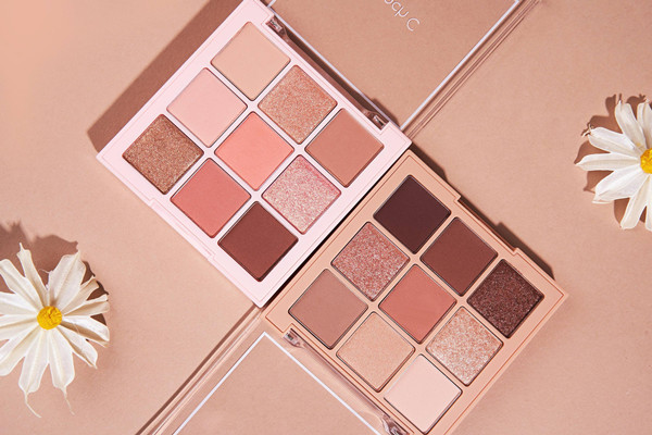 1642153385767833.jpg 眼影